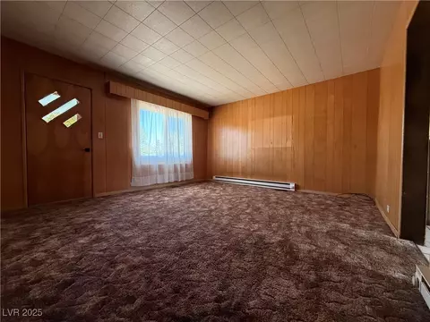 Living - 824 Avenue H, Ely, NV 89301 photo 5 of 7