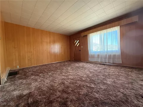 Living - 824 Avenue H, Ely, NV 89301 photo 6 of 7