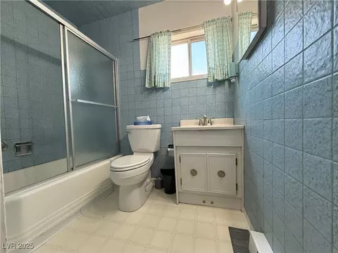 Bath - 824 Avenue H, Ely, NV 89301 photo 1 of 1