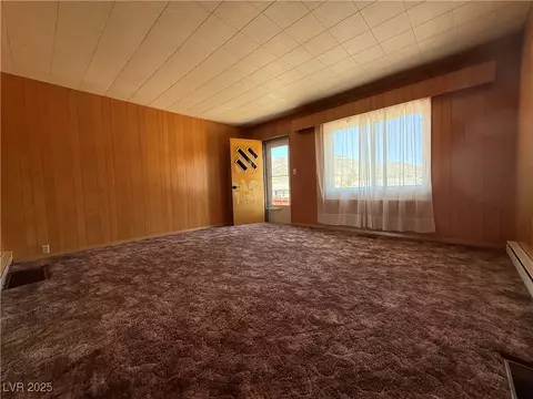Living - 824 Avenue H, Ely, NV 89301 photo 4 of 7