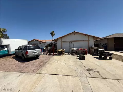 6271 Explorer Dr, Las Vegas, NV 89103