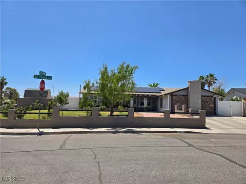 4823 El Tesoro Ave, Las Vegas, NV 89121