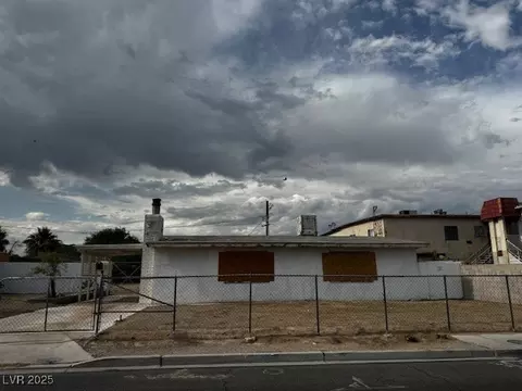 2645 Cedar Ave, Las Vegas, NV 89101