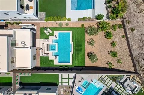 734 Glowing Horizon St, Henderson, NV 89052