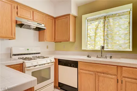 Kitchen - 812 Bitterroot St, Henderson, NV 89002 photo 1 of 1