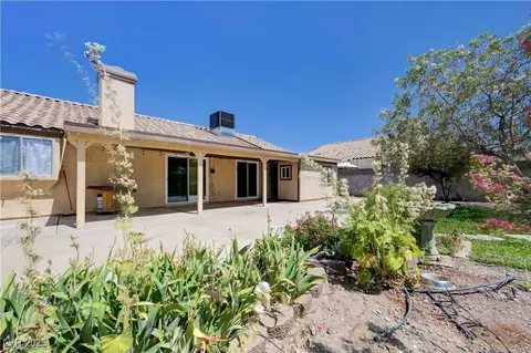 Exterior - 812 Bitterroot St, Henderson, NV 89002 photo 6 of 9