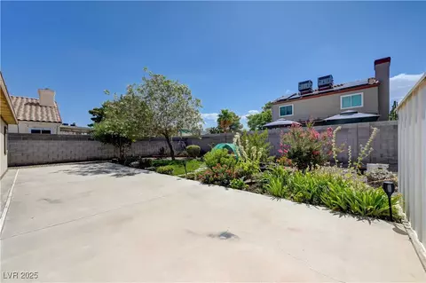 Exterior - 812 Bitterroot St, Henderson, NV 89002 photo 8 of 9