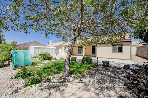 Exterior - 812 Bitterroot St, Henderson, NV 89002 photo 5 of 9