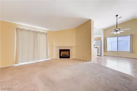 Living - 812 Bitterroot St, Henderson, NV 89002 photo 1 of 6