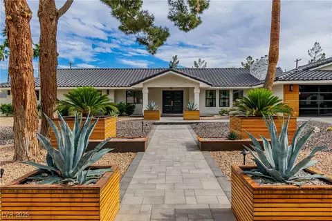 3189 Montecito Dr, Las Vegas, NV 89120