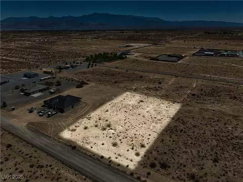 9121 S Raymond St, Pahrump, NV 89048
