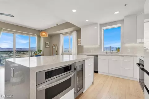 8255 Las Vegas Blvd #1422, Las Vegas, NV 89123