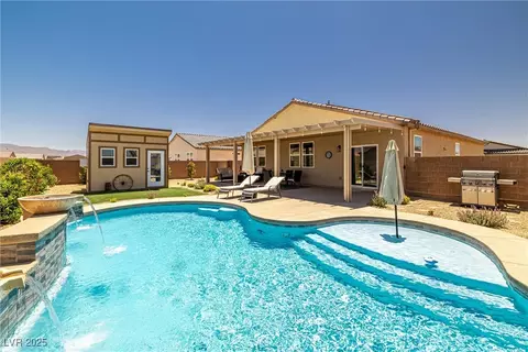 3568 E Malheur Ave, Pahrump, NV 89061