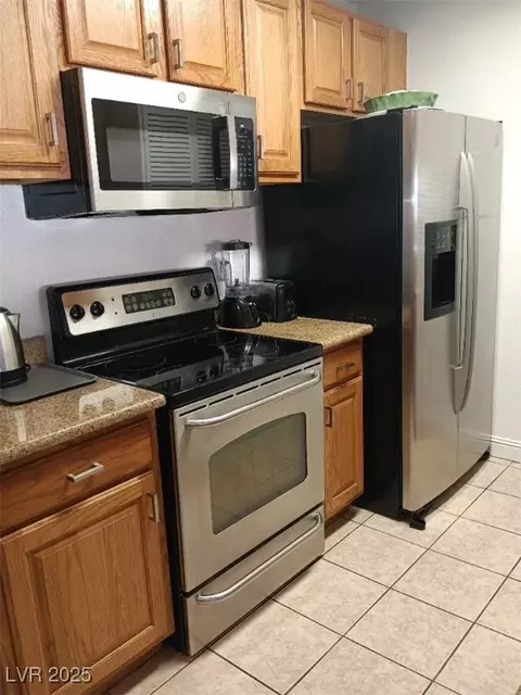 1515 E Reno Ave #D202, Las Vegas, NV 89119