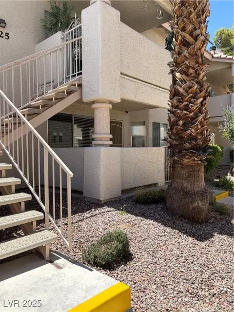 925 Falconhead Ln #102, Las Vegas, NV 89128