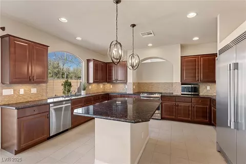 9853 Russian Hill St, Las Vegas, NV 89141