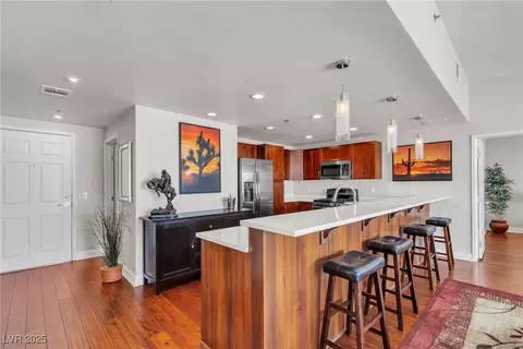 150 Las Vegas Blvd #1906, Las Vegas, NV 89101