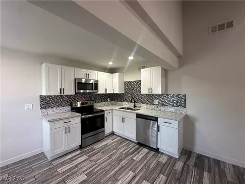 3681 Melonies Dr #29, Las Vegas, NV 89103