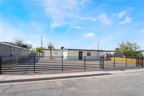 5069 Hallet Dr, Las Vegas, NV 89122