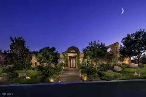 15 Golden Sunray Ln, Las Vegas, NV 89135