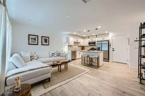 709 Pickled Pepper Pl, Henderson, NV 89011