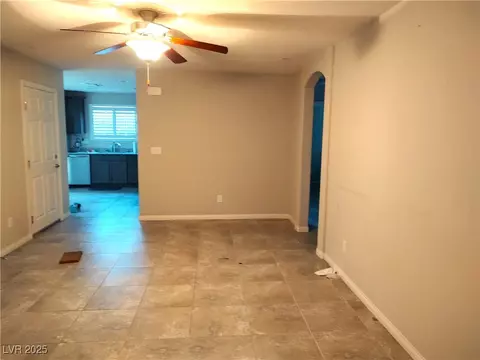 2822 Chetco River St, Laughlin, NV 89029 photo 4