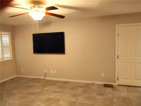 2822 Chetco River St, Laughlin, NV 89029 photo 6