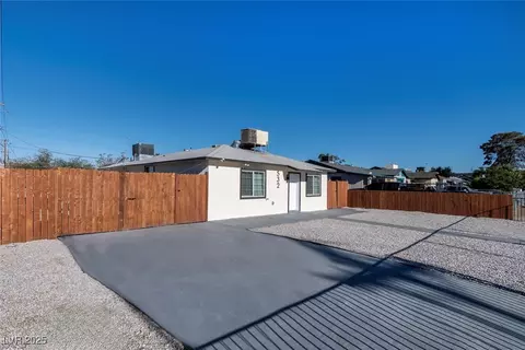 532 N 9th St, Las Vegas, NV 89101