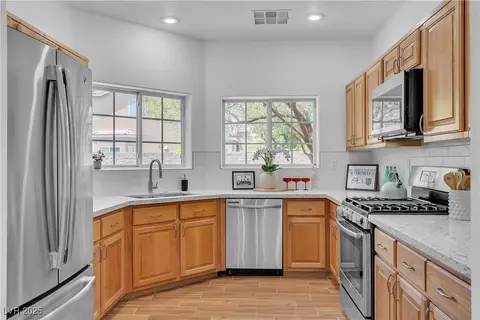 9047 Harbor Wind Ave, Las Vegas, NV 89178