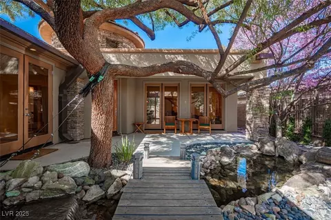 15 Emerald Dunes Cir, Henderson, NV 89052