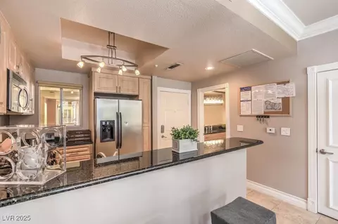 230 E Flamingo Rd #203, Las Vegas, NV 89169