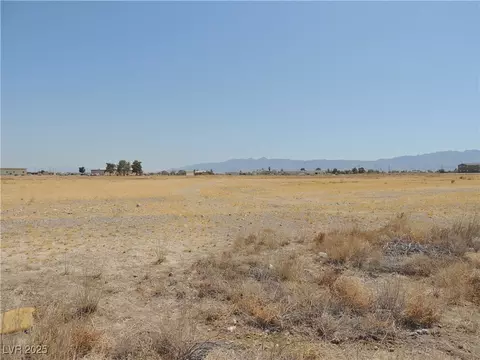 1981 E Ironhorse St, Pahrump, NV 89048