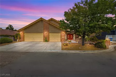 3930 Maranatha Cir, Las Vegas, NV 89103