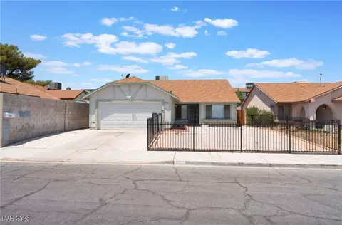 1012 Greystone Dr, Las Vegas, NV 89108
