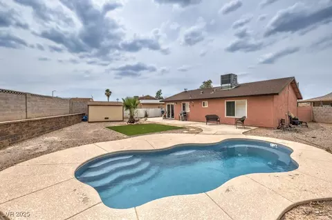 1004 Woodside Ct, Henderson, NV 89015
