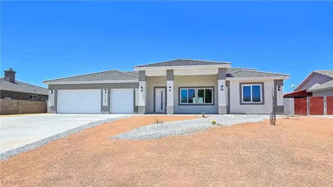 2150 S Manzanita Dr, Pahrump, NV 89048