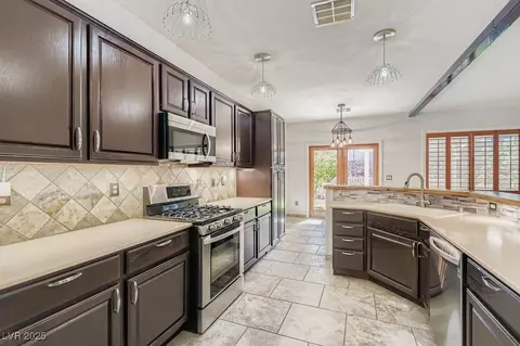 2424 Hydrus Ave, Henderson, NV 89044