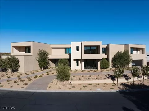 68 Sun Glow Ln, Las Vegas, NV 89135