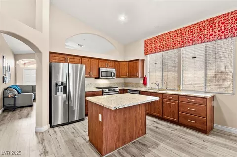 9733 Northern Dancer Dr, Las Vegas, NV 89117