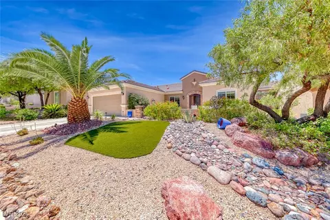 2205 Sandstone Cliffs Dr, Henderson, NV 89044