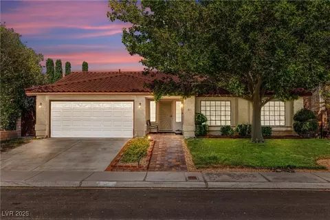 2821 Whispering Wind Dr, Las Vegas, NV 89117