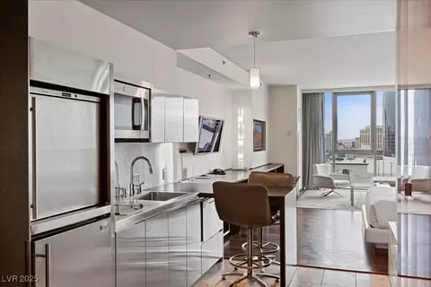 4381 E Flamingo Rd #10304, Las Vegas, NV 89103