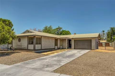 671 Riata Way, Las Vegas, NV 89110