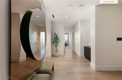 11660 Summit Club Dr #204, Las Vegas, NV 89135