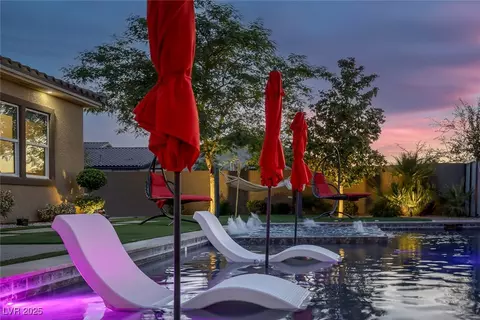 274 Chartan Ave, Las Vegas, NV 89183
