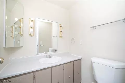 148 Sir Thomas Dr, Las Vegas, NV 89110