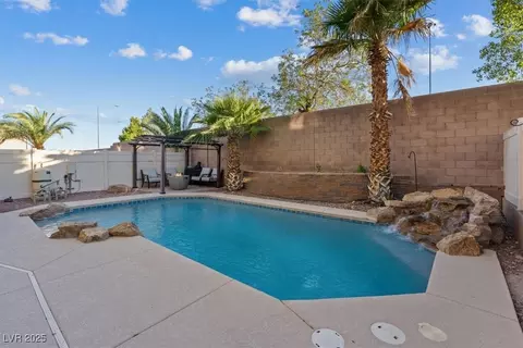 8325 Winterchase Pl, Las Vegas, NV 89143