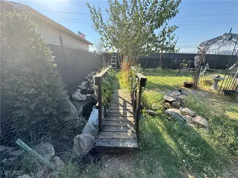 235 Apache Pl, Henderson, NV 89015 photo 34