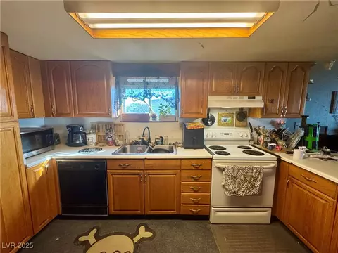 235 Apache Pl, Henderson, NV 89015 photo 17