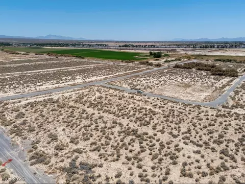 3950 E Toucan Ct, Pahrump, NV 89048
